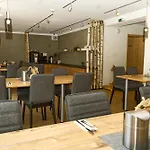 Gaestehaus Kirchenbauerhof * Günzburg