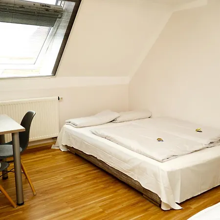 Gaestehaus Kirchenbauerhof Casa di campagna Günzburg