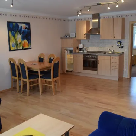 Casa di campagna Gaestehaus Kirchenbauerhof *