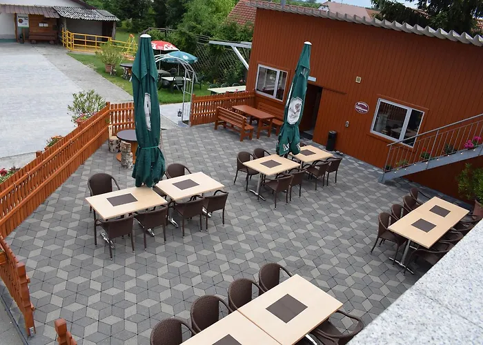 Gospodarstwo wiejskie Gaestehaus Kirchenbauerhof *